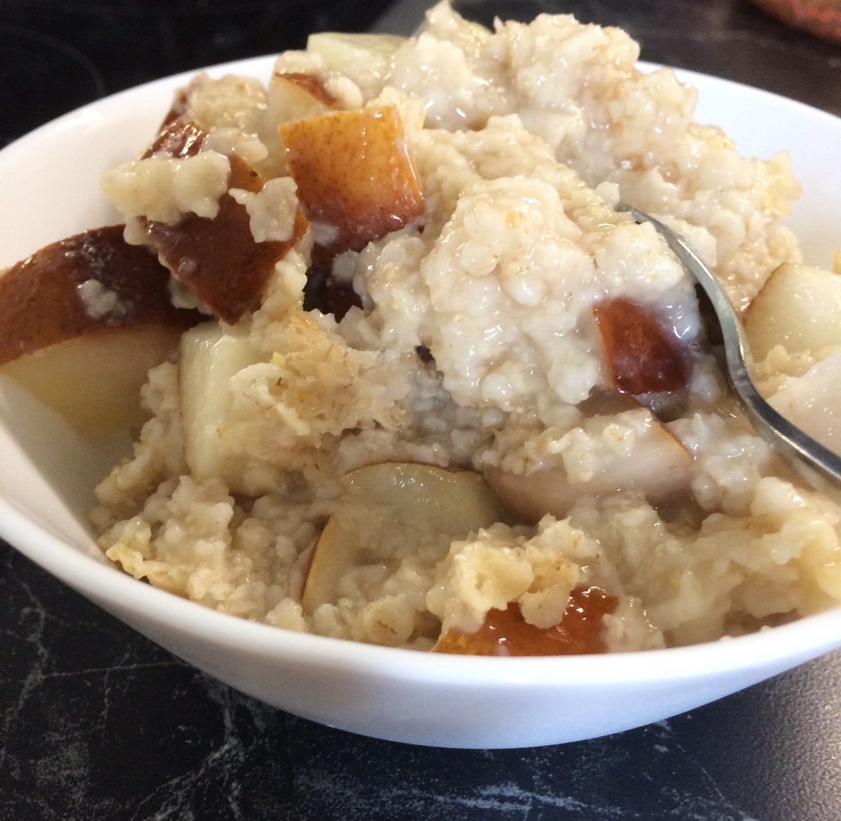 Quick and simple breakfast recipe: Oatmeal With Pear aka Gatsch